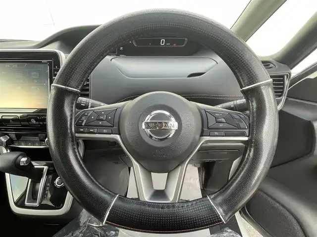 日産 セレナ ハイウェイスター 福岡県 2018(平30)年 6.9万km ブリリアントホワイトパール 純正９型SDナビ(フルセグTV/CD/DVD/BT)/AM/FM/AUX/アラウンドビューモニター/フリップダウンモニター/エマージェンシーブレーキ/コーナーセンサー/両側パワスラ/クルーズコントロール/ドラレコ/ETC/USBポート/純正フロアマット/純正16インチアルミホイール/スマートキー/プッシュスタート/スペアキー1本