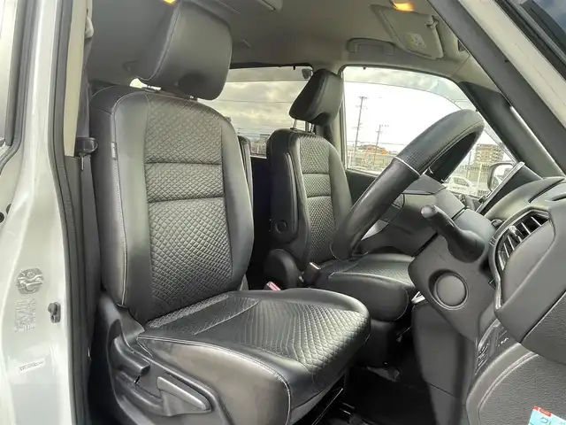 日産 セレナ ハイウェイスター 福岡県 2018(平30)年 6.9万km ブリリアントホワイトパール 純正９型SDナビ(フルセグTV/CD/DVD/BT)/AM/FM/AUX/アラウンドビューモニター/フリップダウンモニター/エマージェンシーブレーキ/コーナーセンサー/両側パワスラ/クルーズコントロール/ドラレコ/ETC/USBポート/純正フロアマット/純正16インチアルミホイール/スマートキー/プッシュスタート/スペアキー1本