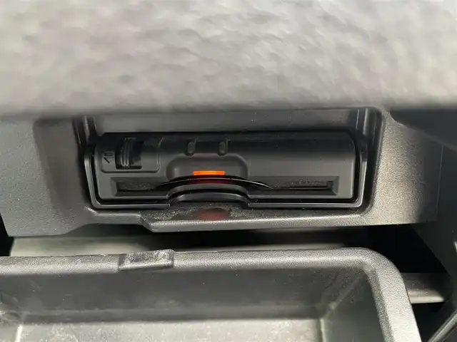 日産 セレナ ハイウェイスター 福岡県 2018(平30)年 6.9万km ブリリアントホワイトパール 純正９型SDナビ(フルセグTV/CD/DVD/BT)/AM/FM/AUX/アラウンドビューモニター/フリップダウンモニター/エマージェンシーブレーキ/コーナーセンサー/両側パワスラ/クルーズコントロール/ドラレコ/ETC/USBポート/純正フロアマット/純正16インチアルミホイール/スマートキー/プッシュスタート/スペアキー1本