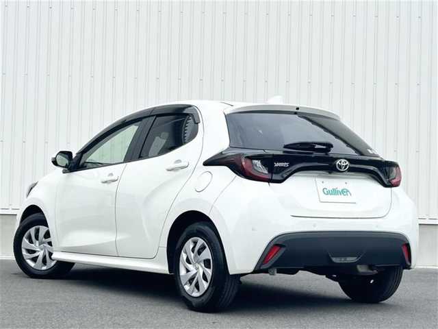 トヨタ ヤリス X 群馬県 2020(令2)年 0.9万km ホワイトパールクリスタルシャイン 純正ディスプレイオーディオ/（USB/Bluetooth/AM/FM）/バックカメラ/セーフティセンス/・プリクラッシュセーフティ/・レーンディパーチャーアラート/・オートマチックハイビーム/・ロードサインアシスト/・セカンダリーコリジョンブレーキ/先行車発進告知機能/オートライト/ステアリングリモコン/社外前後ドライブレコーダー/プッシュスタート/クリアランスソナー/純正フロアマット/純正ドアバイザー/保証書/スペアキー