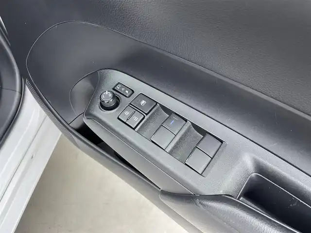 トヨタ アクア X 大分県 2021(令3)年 4.7万km プラチナホワイトパールマイカ トヨタセーフティセンス/純正ナビ/Bluetooth/USB/バックカメラ/レーダークルーズコントロール/ステアリングスイッチ/LEDオートライト/オートハイビーム/スマートキー/プッシュスタート /フロアマット/電動格納ミラー