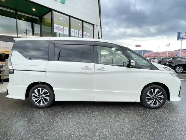 日産 セレナ ハイウェイスター V 兵庫県 2020(令2)年 3.8万km ブリリアントホワイトパール 全方位運転支援システム/インテリジェントエマージェンシーブレーキ/標識検知機能/踏み間違い衝突防止アシスト/車線逸脱防止支援システム/ブラインドスポットモニター/クリアランスソナー /プロパイロット/純正10インチSDナビ/　CD/DVD/Bluetooth/フルセグTV/アラウンドビューモニター/インテリジェントルームミラー/前後ドライブレコーダー/ビルトインETC/両側パワースライドドア (ハンズフリー付)/電子パーキングブレーキ/オートホールド/純正LEDヘッドライト/リアサンシェード/革巻きステアリング/電動格納ミラー/ドアバイザー/プッシュスタート/フロアマット/ISOFIX