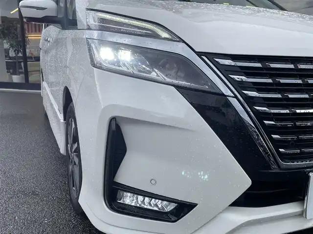 日産 セレナ ハイウェイスター V 兵庫県 2020(令2)年 3.8万km ブリリアントホワイトパール 全方位運転支援システム/インテリジェントエマージェンシーブレーキ/標識検知機能/踏み間違い衝突防止アシスト/車線逸脱防止支援システム/ブラインドスポットモニター/クリアランスソナー /プロパイロット/純正10インチSDナビ/　CD/DVD/Bluetooth/フルセグTV/アラウンドビューモニター/インテリジェントルームミラー/前後ドライブレコーダー/ビルトインETC/両側パワースライドドア (ハンズフリー付)/電子パーキングブレーキ/オートホールド/純正LEDヘッドライト/リアサンシェード/革巻きステアリング/電動格納ミラー/ドアバイザー/プッシュスタート/フロアマット/ISOFIX