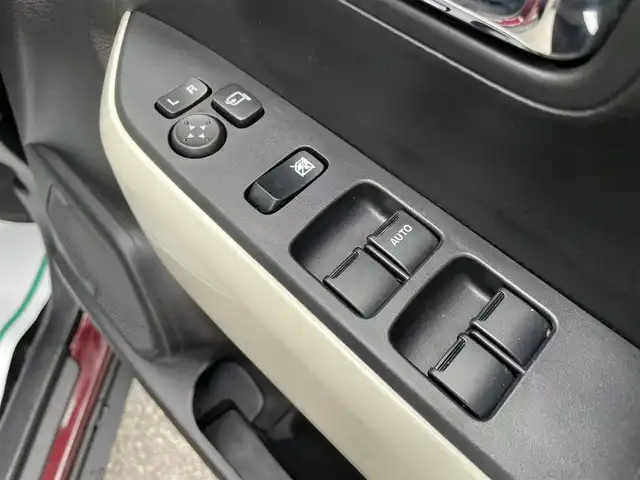 スズキ クロスビー HYBRID MV 石川県 2022(令4)年 5.2万km メロウディープレッドパール/ミネラルグレー2トーン 社外メモリーナビ/社外CD/ワンセグTV/スマートキー/プッシュスタート/純正アルミホイール/レーダークルーズ/レーダーブレーキ/シートヒーター/ETC/リヤパーキングセンサー/保証書