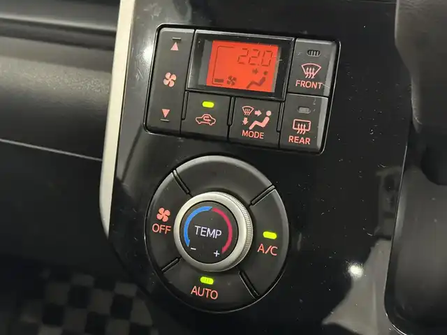 ダイハツ タント カスタム X SA Ⅲ 三重県 2018(平30)年 1.9万km ブラックマイカメタリック ガソリン/FF/インパネCVT/ストラーダ 7インチナビ CN-RE04WD/（AM/FM/TV/iPod/USB/SD/Bluetooth/AUX/VTR）/片側パワースライドドア/ETC/スマートアシスト3/・衝突警報機能（対車両・対歩行者）/・衝突回避支援ブレーキ（対車両・対歩行者）/・車線逸脱警報/・誤発進抑制制御機能（前方・後方）/・オートハイビーム機能/・SRS サイドエアバッグシステム/装備/・シートヒーター（D）/・オートエアコン/・オートライト/・LED ヘッドランプ＆フロントフォグランプ/・プッシュスタート/・電動格納ドアミラー/・純正14inAW/・ナビ取
