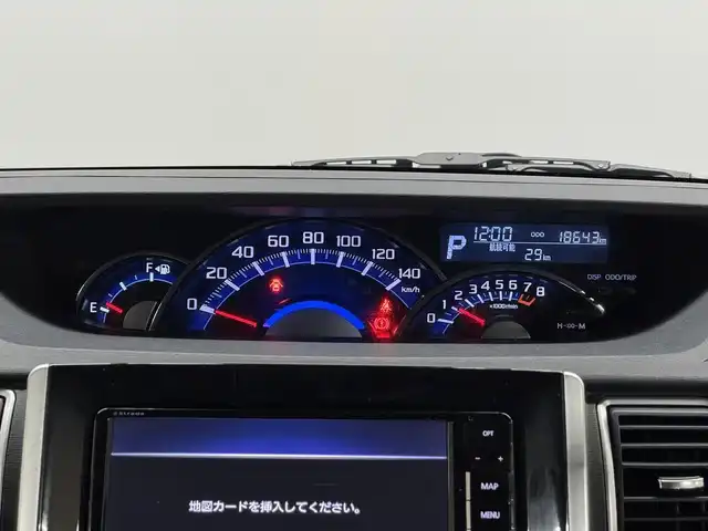 ダイハツ タント カスタム X SA Ⅲ 三重県 2018(平30)年 1.9万km ブラックマイカメタリック ガソリン/FF/インパネCVT/ストラーダ 7インチナビ CN-RE04WD/（AM/FM/TV/iPod/USB/SD/Bluetooth/AUX/VTR）/片側パワースライドドア/ETC/スマートアシスト3/・衝突警報機能（対車両・対歩行者）/・衝突回避支援ブレーキ（対車両・対歩行者）/・車線逸脱警報/・誤発進抑制制御機能（前方・後方）/・オートハイビーム機能/・SRS サイドエアバッグシステム/装備/・シートヒーター（D）/・オートエアコン/・オートライト/・LED ヘッドランプ＆フロントフォグランプ/・プッシュスタート/・電動格納ドアミラー/・純正14inAW/・ナビ取
