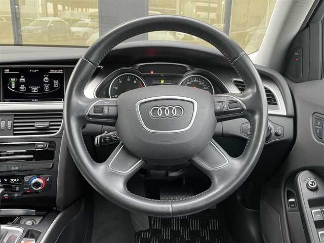 アウディ Ａ４ 2．0 TFSI 石川県 2014(平26)年 7.3万km グレイシアホワイトメタリック Audi MMI/(Bluetooth/フルセグTV)/ドライブレコーダー/バックカメラ/サイドアシスト/パワーシート/ETC/ウィンカーミラー/純正17インチアルミホイール/純正フロアマット/ABS/横滑り防止装置/レーンキープアシスト/盗難防止装置/コーナーセンサー(前後)/衝突被害軽減システム/スペアキー １本