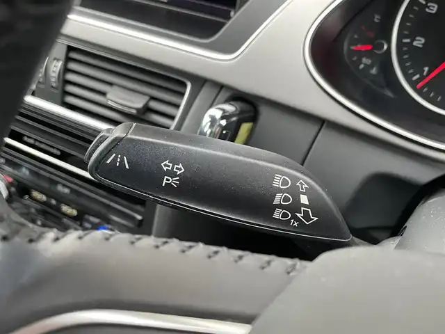 アウディ Ａ４ 2．0 TFSI 石川県 2014(平26)年 7.3万km グレイシアホワイトメタリック Audi MMI/(Bluetooth/フルセグTV)/ドライブレコーダー/バックカメラ/サイドアシスト/パワーシート/ETC/ウィンカーミラー/純正17インチアルミホイール/純正フロアマット/ABS/横滑り防止装置/レーンキープアシスト/盗難防止装置/コーナーセンサー(前後)/衝突被害軽減システム/スペアキー １本