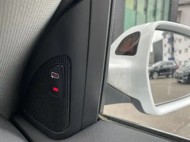 アウディ Ａ４ 2．0 TFSI 石川県 2014(平26)年 7.3万km グレイシアホワイトメタリック Audi MMI/(Bluetooth/フルセグTV)/ドライブレコーダー/バックカメラ/サイドアシスト/パワーシート/ETC/ウィンカーミラー/純正17インチアルミホイール/純正フロアマット/ABS/横滑り防止装置/レーンキープアシスト/盗難防止装置/コーナーセンサー(前後)/衝突被害軽減システム/スペアキー １本