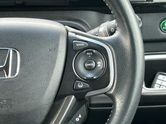 ホンダ ステップワゴン スパーダ クルスピセンシング 千葉県 2017(平29)年 6.9万km ホワイトオーキッドパール ワンオーナー/純正ナビ/フルセグTV/Bluetooth接続/CD/DVD再生/ETC/両側パワースライドドア/クルーズコントロール/前席シートヒーター/レーンキープアシスト/横滑り防止装置/前後コーナーセンサー/路外逸脱抑制システム/標識認識機能/前席ヒートシーター/ダブルオートエアコン/電動格納ウィンカーミラー/プッシュスタート/スマートキー/スペースキー×1/純正ホイール/取扱説明書/保証書