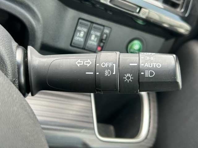 ホンダ ステップワゴン スパーダ クルスピセンシング 千葉県 2017(平29)年 6.9万km ホワイトオーキッドパール ワンオーナー/純正ナビ/フルセグTV/Bluetooth接続/CD/DVD再生/ETC/両側パワースライドドア/クルーズコントロール/前席シートヒーター/レーンキープアシスト/横滑り防止装置/前後コーナーセンサー/路外逸脱抑制システム/標識認識機能/前席ヒートシーター/ダブルオートエアコン/電動格納ウィンカーミラー/プッシュスタート/スマートキー/スペースキー×1/純正ホイール/取扱説明書/保証書