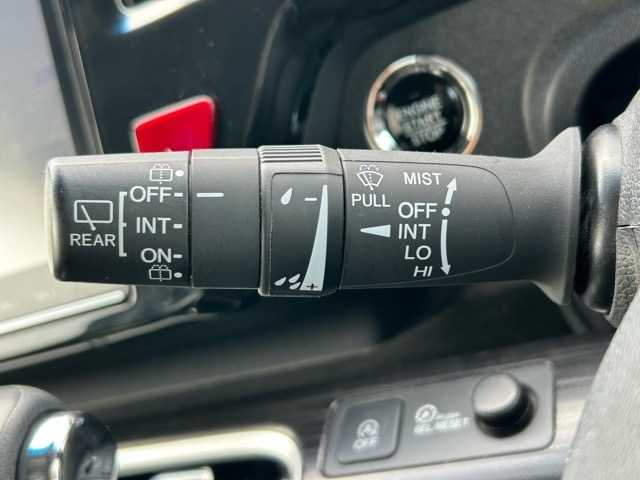 ホンダ ステップワゴン スパーダ クルスピセンシング 千葉県 2017(平29)年 6.9万km ホワイトオーキッドパール ワンオーナー/純正ナビ/フルセグTV/Bluetooth接続/CD/DVD再生/ETC/両側パワースライドドア/クルーズコントロール/前席シートヒーター/レーンキープアシスト/横滑り防止装置/前後コーナーセンサー/路外逸脱抑制システム/標識認識機能/前席ヒートシーター/ダブルオートエアコン/電動格納ウィンカーミラー/プッシュスタート/スマートキー/スペースキー×1/純正ホイール/取扱説明書/保証書