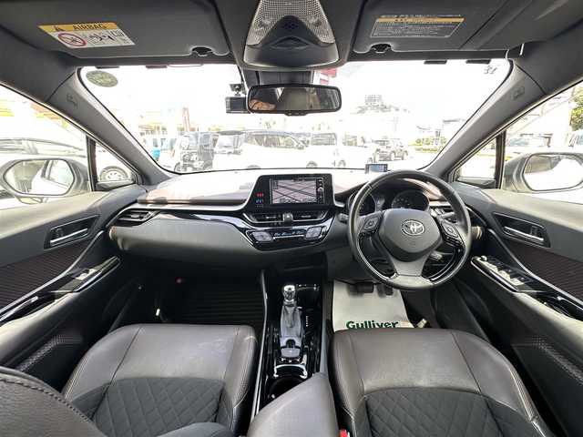 トヨタ Ｃ－ＨＲ G LEDエディション 群馬県 2017(平29)年 3.6万km ホワイトパールクリスタルシャイン ナビゲーション/フルセグテレビ/バックカメラ/ブルートゥース/ETC/衝突軽ブレーキ/アダプティブクルーズ/ブラインドスポットモニ/車線逸脱警報/コーナーセンサー/ＬＥＤライト/フォグランプ　/シートヒーター　/保証書/取扱説明書　/整備手帳　/スマートキーＸ２個