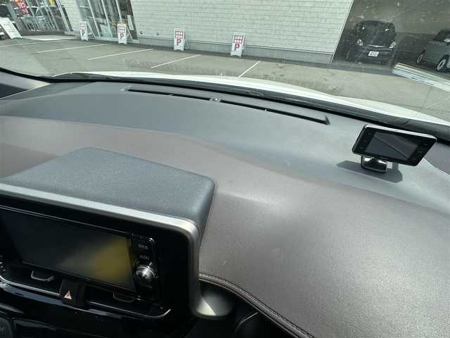 トヨタ Ｃ－ＨＲ G LEDエディション 群馬県 2017(平29)年 3.6万km ホワイトパールクリスタルシャイン ナビゲーション/フルセグテレビ/バックカメラ/ブルートゥース/ETC/衝突軽ブレーキ/アダプティブクルーズ/ブラインドスポットモニ/車線逸脱警報/コーナーセンサー/ＬＥＤライト/フォグランプ　/シートヒーター　/保証書/取扱説明書　/整備手帳　/スマートキーＸ２個
