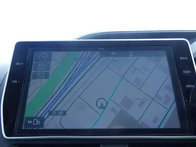 トヨタ ヴォクシー X 千葉県 2017(平29)年 7.3万km ブラック Toyota Safety Sense/・プリクラッシュセーフティ/・レーンディパーチャーアラート/・オートハイビーム/クルーズコントロール/左パワースライドドア/純正SDナビ/地デジTV/【DVD/CD再生機能　Bluetooth接続】/バックカメラ/フリップダウンモニター（V12T-R66C）/ドライブレコーダー（DRT-H66A）/LEDヘッドライト/フォグライト/ウインカーミラー/スマートキー