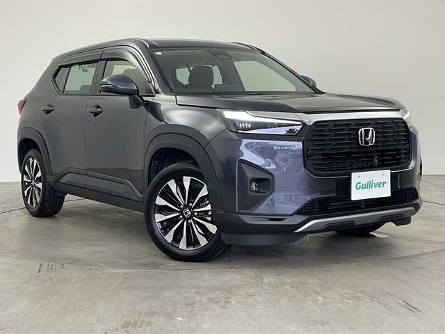ホンダ ＷＲ－Ｖ Z 兵庫県 2024(令6)年 2.7万km メテオロイドグレーメタリック ・純正ディスプレイオーディオ/・Bluetooth/USB/Apple car play/Android Auto/・バックカメラ/・Honda SENSING/・衝突軽減ブレーキ（CMBS）/・先行車発進お知らせ機能/・歩行者事故低減ステアリング/・路外逸脱抑制機能/・標識認識機能/・アダプティブクルーズコントロール（ACC）/・車線維持支援システム（LKAS）/・誤発進抑制機能/・後方誤発進抑制機能/・近距離衝突軽減ブレーキ/・急アクセル抑制機能/・パーキングセンサーシステム/・オートハイビーム/・パドルシフト/・純正フロアマット/・純正17インチアルミホイール/・LEDオートライト/・LEDフォグランプ/・ヘッドライトレベライザー/・ETC/・純正前後ドライブレコーダー/・W＋サイドエアバッグ/・カーテンエアバッグ/・スペアキー/・取扱説明書/・保証書