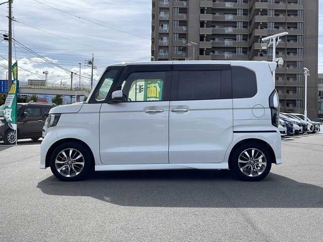ホンダ Ｎ ＢＯＸ カスタム L 長野県 2021(令3)年 1.7万km プラチナホワイトパール 純正８インチメモリナビ/BluetoothAudio/DVD再生可能/フルセグTV/純正前後ドライブレコーダー/バックカメラ/両側パワースライドドア/前席シートヒーター/革巻きステアリング/ステアリングスイッチ/LEDヘッドランプ/フォグランプ/オートライト/スマートキー/プッシュスタート/電動格納ミラー/純正14インチAW/純正フロアマット/ホンダセンシング/衝突軽減ブレーキ/車線維持支援システム/アダプティブクルーズコントロール/コーナーセンサー