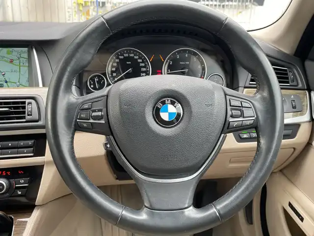 ＢＭＷ ５２３ｉ モダン 神奈川県 2014(平26)年 4.5万km アルピンホワイトⅢ プッシュスタート/Bluetooth/電動シート/ステアリングリモコン/クルーズコントロール/電動ステアリング調整/電動パーキングブレーキ/オートブレーキホールド/ビルトインETC