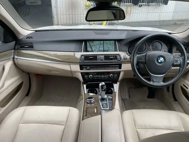 ＢＭＷ ５２３ｉ モダン 神奈川県 2014(平26)年 4.5万km アルピンホワイトⅢ プッシュスタート/Bluetooth/電動シート/ステアリングリモコン/クルーズコントロール/電動ステアリング調整/電動パーキングブレーキ/オートブレーキホールド/ビルトインETC