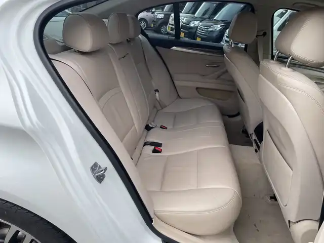 ＢＭＷ ５２３ｉ モダン 神奈川県 2014(平26)年 4.5万km アルピンホワイトⅢ プッシュスタート/Bluetooth/電動シート/ステアリングリモコン/クルーズコントロール/電動ステアリング調整/電動パーキングブレーキ/オートブレーキホールド/ビルトインETC
