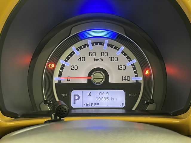 スズキ ハスラー G 宮崎県 2019(令1)年 7万km アクティブイエロー/ホワイト2トーンルーフ デュアルカメラブレーキサポート/車線逸脱警報/純正7インチSDナビ/フルセグTV/CD/DVD/Bluetooth/シートヒーター/アイドリングストップ/ステアリングスイッチ/ETC/プッシュスタート/保証書/取扱説明書
