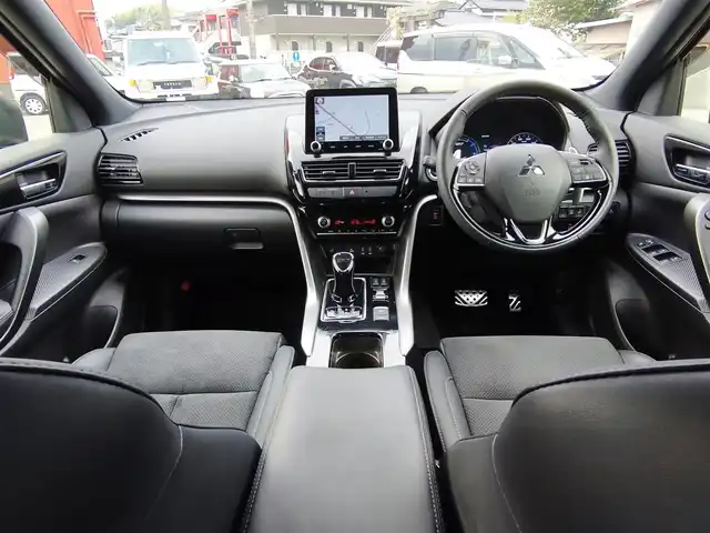 三菱 エクリプス クロス ＰＨＥＶ ブラックエディション 熊本県 2023(令5)年 0.9万km アメジストブラック 純正スマートフォン連動ナビ/【フルセグTV/Bluetooth再生/AppleCarPlay】/全方位モニター/マイプロパイロット/衝突被害軽減ブレーキシステム/車線逸脱警報システム/レーダークルーズコントロール/パドルシフト/オートマチックハイビーム/レインセンサー/パーキングセンサー/ヘッドアップディスプレイ/パワーバックドア/ステアリングヒーター/シートヒーター/純正18インチAW/ETC/取扱説明書/保証書/スペアキー