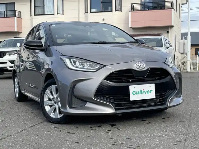 トヨタ ヤリス Z 道央・札幌 2021(令3)年 4.2万km ブラック/アバンギャルドブロンズメタリック 登録時走行距離41/339km/　４　W　D　/純正ナビ（FM/AM/BT)/バックカメラ/ウィンカーミラー/クルーズコントロール（追従走行あり）/プッシュスタート/ビルトインETC/スペアキー×１/USB入力端子/シートヒーター（運転席/助手席）/純正フロアマット/横滑り防止装置/衝突軽減ブレーキ/レーンキープアシスト/オートライト/オートマチックハイビーム/ステアリングスイッチ/ステアリングヒーター/革巻きステアリング/ヘッドライトレベライザー/ワイパー間欠時間コントローラー/ブラインドスポットモニター/電動格納ミラー/バニティミラー