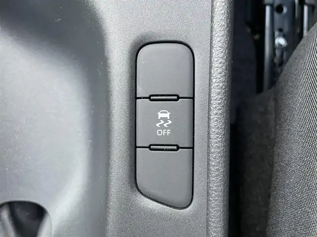 トヨタ ヤリス Z 道央・札幌 2021(令3)年 4.2万km ブラック/アバンギャルドブロンズメタリック 登録時走行距離41/339km/　４　W　D　/純正ナビ（FM/AM/BT)/バックカメラ/ウィンカーミラー/クルーズコントロール（追従走行あり）/プッシュスタート/ビルトインETC/スペアキー×１/USB入力端子/シートヒーター（運転席/助手席）/純正フロアマット/横滑り防止装置/衝突軽減ブレーキ/レーンキープアシスト/オートライト/オートマチックハイビーム/ステアリングスイッチ/ステアリングヒーター/革巻きステアリング/ヘッドライトレベライザー/ワイパー間欠時間コントローラー/ブラインドスポットモニター/電動格納ミラー/バニティミラー