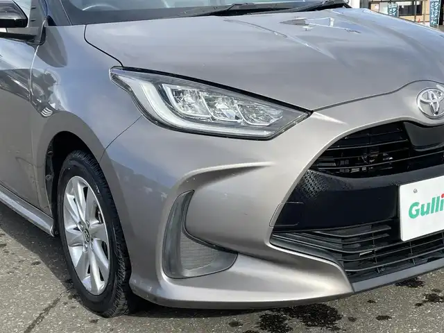 トヨタ ヤリス Z 道央・札幌 2021(令3)年 4.2万km ブラック/アバンギャルドブロンズメタリック 登録時走行距離41/339km/　４　W　D　/純正ナビ（FM/AM/BT)/バックカメラ/ウィンカーミラー/クルーズコントロール（追従走行あり）/プッシュスタート/ビルトインETC/スペアキー×１/USB入力端子/シートヒーター（運転席/助手席）/純正フロアマット/横滑り防止装置/衝突軽減ブレーキ/レーンキープアシスト/オートライト/オートマチックハイビーム/ステアリングスイッチ/ステアリングヒーター/革巻きステアリング/ヘッドライトレベライザー/ワイパー間欠時間コントローラー/ブラインドスポットモニター/電動格納ミラー/バニティミラー
