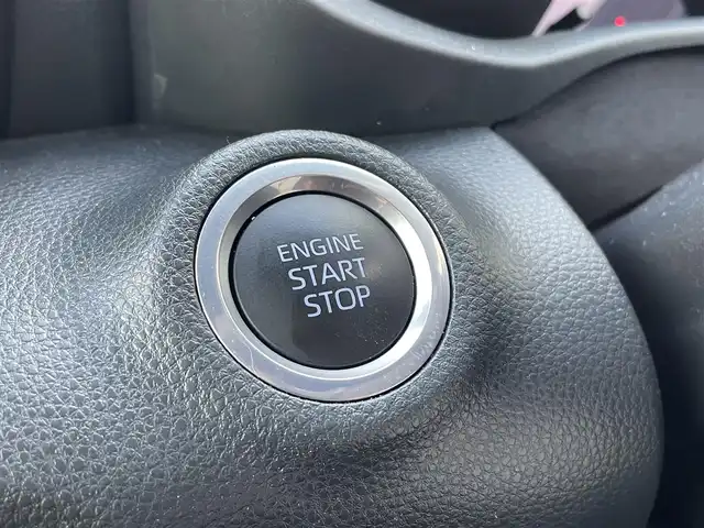 トヨタ ヤリス Z 道央・札幌 2021(令3)年 4.2万km ブラック/アバンギャルドブロンズメタリック 登録時走行距離41/339km/　４　W　D　/純正ナビ（FM/AM/BT)/バックカメラ/ウィンカーミラー/クルーズコントロール（追従走行あり）/プッシュスタート/ビルトインETC/スペアキー×１/USB入力端子/シートヒーター（運転席/助手席）/純正フロアマット/横滑り防止装置/衝突軽減ブレーキ/レーンキープアシスト/オートライト/オートマチックハイビーム/ステアリングスイッチ/ステアリングヒーター/革巻きステアリング/ヘッドライトレベライザー/ワイパー間欠時間コントローラー/ブラインドスポットモニター/電動格納ミラー/バニティミラー