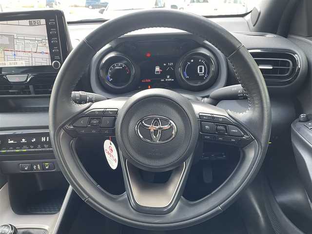 トヨタ ヤリス Z 道央・札幌 2021(令3)年 4.2万km ブラック/アバンギャルドブロンズメタリック 登録時走行距離41339km/６速マニュアル/純正ナビ（FM/AM/BT)/バックカメラ/ウィンカーミラー/クルーズコントロール/プッシュスタート/ビルトインETC/スペアキー×１/USB入力端子/シートヒーター（運転席/助手席）/純正フロアマット/横滑り防止装置/衝突軽減ブレーキ/レーンキープアシスト/オートライト/オートマチックハイビーム/ステアリングスイッチ/ステアリングヒーター/革巻きステアリング/ヘッドライトレベライザー/ワイパー間欠時間コントローラー/ブラインドスポットモニター/電動格納ミラー/バニティミラー