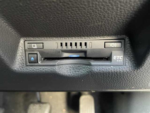 トヨタ ヤリス Z 道央・札幌 2021(令3)年 4.2万km ブラック/アバンギャルドブロンズメタリック 登録時走行距離41339km/６速マニュアル/純正ナビ（FM/AM/BT)/バックカメラ/ウィンカーミラー/クルーズコントロール/プッシュスタート/ビルトインETC/スペアキー×１/USB入力端子/シートヒーター（運転席/助手席）/純正フロアマット/横滑り防止装置/衝突軽減ブレーキ/レーンキープアシスト/オートライト/オートマチックハイビーム/ステアリングスイッチ/ステアリングヒーター/革巻きステアリング/ヘッドライトレベライザー/ワイパー間欠時間コントローラー/ブラインドスポットモニター/電動格納ミラー/バニティミラー