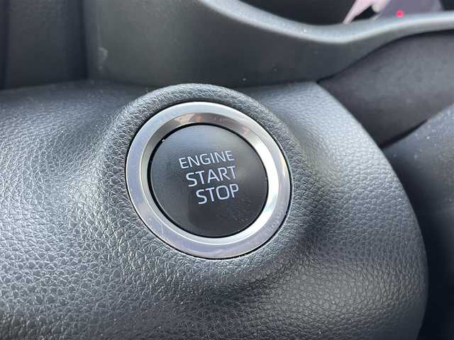 トヨタ ヤリス Z 道央・札幌 2021(令3)年 4.2万km ブラック/アバンギャルドブロンズメタリック 登録時走行距離41339km/６速マニュアル/純正ナビ（FM/AM/BT)/バックカメラ/ウィンカーミラー/クルーズコントロール/プッシュスタート/ビルトインETC/スペアキー×１/USB入力端子/シートヒーター（運転席/助手席）/純正フロアマット/横滑り防止装置/衝突軽減ブレーキ/レーンキープアシスト/オートライト/オートマチックハイビーム/ステアリングスイッチ/ステアリングヒーター/革巻きステアリング/ヘッドライトレベライザー/ワイパー間欠時間コントローラー/ブラインドスポットモニター/電動格納ミラー/バニティミラー