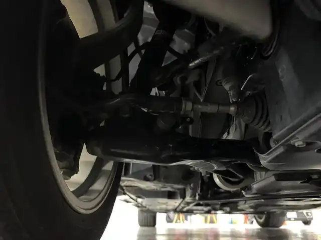 トヨタ クラウン ハイブリッド アスリートS 三重県 2015(平27)年 7.7万km シルバーM ハイブリッド/FR/MTモード付フロアCVT/純正 8インチ HDDナビ/（AM/FM/CD/DVD/HDDREC/USB/iPod/Bluetooth/TV）/バックガイドモニター/ビルトイン ETC/安全/・VDIM（EBD付ABS＆VSC＆TRC＆EPS）/・SRS サイド＆カーテンエアバッグシステム/など/装備/・シートヒーター（D/N）/・ステアリングヒーター/・パワーシート（D8way＋電動ランバーサポート/N4way）/・オートライト/・HIDヘッドランプ/・左右独立オートエアコン（スイングレジスター付）/・ステアリングスイッチ/・電動チルト&テレスコピックステアリング/・プッシュスタート/・純正 17inAW/・ステアリングスイッチ/・取/ナビ取/・スマートキーx2/など