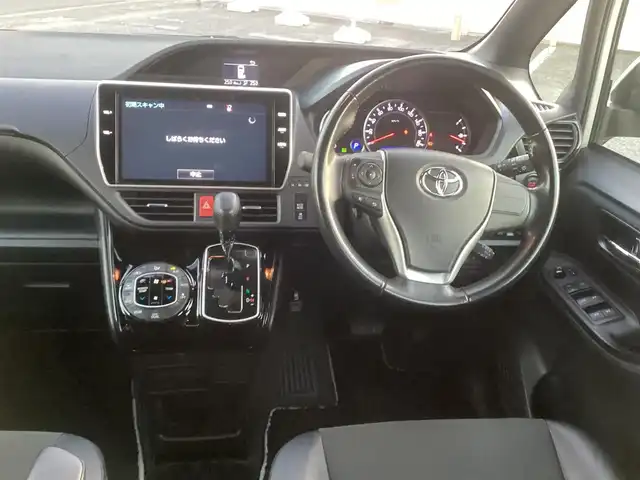 トヨタ ノア Si ダブルバイビー 千葉県 2017(平29)年 7.8万km ホワイトパールクリスタルシャイン ワンオーナー /両側パワースライドドア /純正10インチナビゲーション/バックカメラ/スマートキー×2/純正LEDヘッドライト/Auto格納ミラー/衝突軽減ブレーキ/フリップダウンモニター/ETC