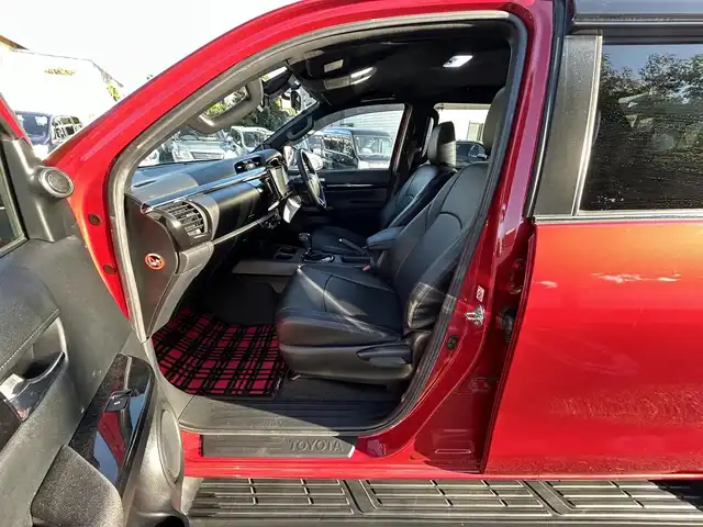 トヨタ ハイラックス Z ブラックラリーエディション 東京都 2019(平31)年 4.5万km クリムゾンスパークレッドM ワンオーナー/2インチリフトアップ/タイ・トヨタ製ベッドライナー/CARRYBOYS製電動トノカバー(CB796)/KENWOOD製9インチフローティングナビ/フルセグTV/DVD再生/Bluetoothオーディオ/バックカメラ/ETC2.0/Clazzio製シートカバー/コムテック製ドライブレコーダー(ZDR026)/ボンネットプロテクター/サイドステップ/LEDヘッドランプ/LEDフォグランプ/スマートキー×2