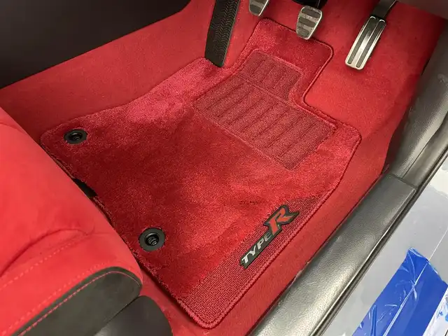 ホンダ シビック タイプR 群馬県 2025(令7)年 0.1千km ソニックグレーパール 登録済未使用車（登録時走行距離：20km）/ホンダコネクトディスプレー(9インチ)/・AM/FM/USB/Bluetooth/AppleCarPlay/AndroidAuto/・バックカメラ/・ETC2.0/=====/登録済未使用車　ホンダコネクトディスプレー　バックカメラ　純正ビルトインＥＴＣ２．０　純正フロアマット　ブレンボキャリパー　ＨｏｎｄａＬｏｇＲ　ホンダセンシング　ＬＥＤヘッドランプ　プッシュスタート