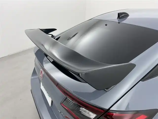 ホンダ シビック タイプR 群馬県 2025(令7)年 0.1千km ソニックグレーパール 登録済未使用車（登録時走行距離：20km）/ホンダコネクトディスプレー(9インチ)/・AM/FM/USB/Bluetooth/AppleCarPlay/AndroidAuto/・バックカメラ/・ETC2.0/=====/登録済未使用車　ホンダコネクトディスプレー　バックカメラ　純正ビルトインＥＴＣ２．０　純正フロアマット　ブレンボキャリパー　ＨｏｎｄａＬｏｇＲ　ホンダセンシング　ＬＥＤヘッドランプ　プッシュスタート