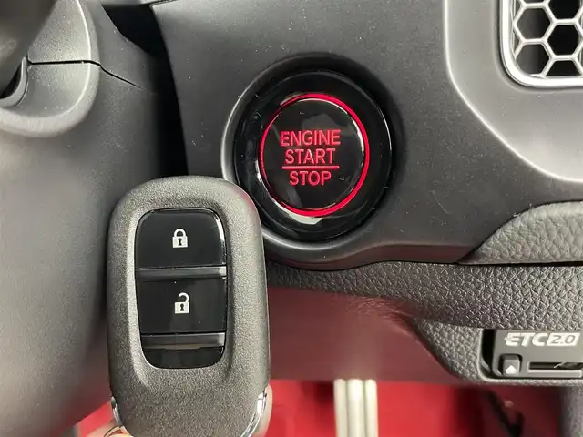 ホンダ シビック タイプR 群馬県 2025(令7)年 0.1千km ソニックグレーパール 登録済未使用車（登録時走行距離：20km）/ホンダコネクトディスプレー(9インチ)/・AM/FM/USB/Bluetooth/AppleCarPlay/AndroidAuto/・バックカメラ/・ETC2.0/=====/登録済未使用車　ホンダコネクトディスプレー　バックカメラ　純正ビルトインＥＴＣ２．０　純正フロアマット　ブレンボキャリパー　ＨｏｎｄａＬｏｇＲ　ホンダセンシング　ＬＥＤヘッドランプ　プッシュスタート