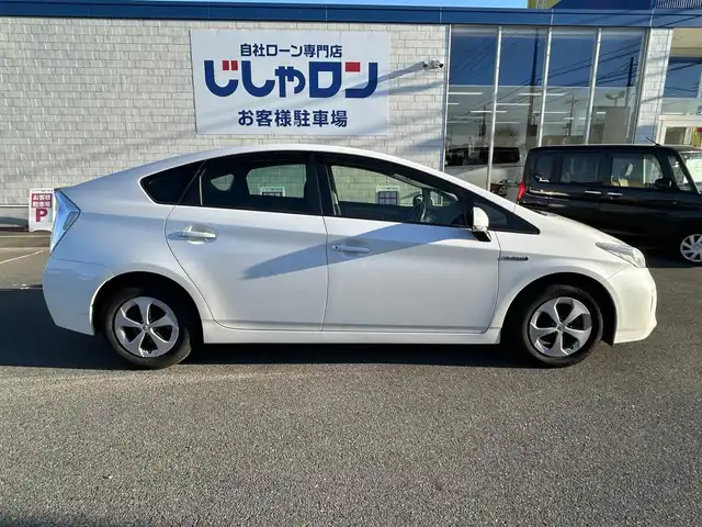 トヨタ プリウス S 群馬県 2012(平24)年 9.7万km ホワイトパールクリスタルシャイン (株)IDOMが運営する【じしゃロン伊勢崎店】の自社ローン専用車両になりますこちらは現金またはオートローンご利用時の価格です。自社ローンご希望の方は別途その旨お申付け下さい/純正ナビ/(ＣＤ/DVD/BlueTooth/フルセグＴＶ/MSV)/バックカメラ/ＥＴＣ/純正アルミ/純正マット