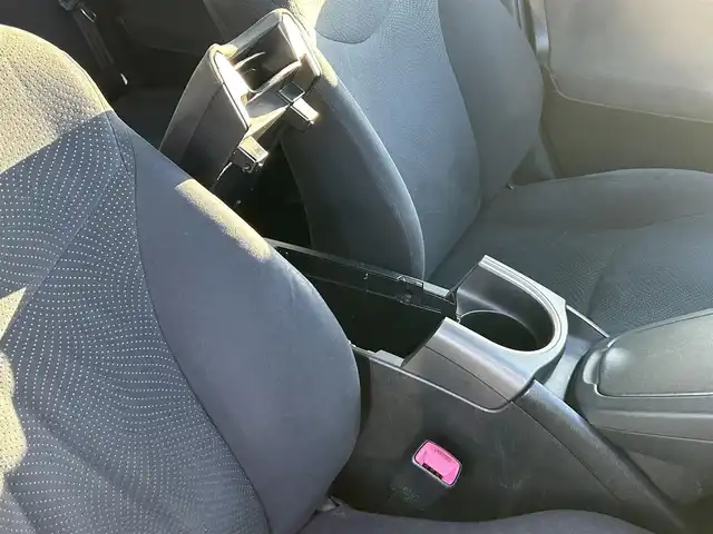 トヨタ プリウス S 群馬県 2012(平24)年 9.7万km ホワイトパールクリスタルシャイン (株)IDOMが運営する【じしゃロン伊勢崎店】の自社ローン専用車両になりますこちらは現金またはオートローンご利用時の価格です。自社ローンご希望の方は別途その旨お申付け下さい/純正ナビ/(ＣＤ/DVD/BlueTooth/フルセグＴＶ/MSV)/バックカメラ/ＥＴＣ/純正アルミ/純正マット