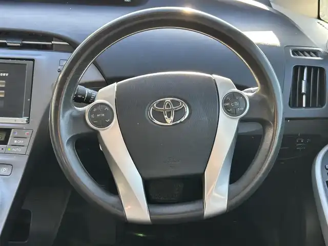 トヨタ プリウス S 群馬県 2012(平24)年 9.7万km ホワイトパールクリスタルシャイン (株)IDOMが運営する【じしゃロン伊勢崎店】の自社ローン専用車両になりますこちらは現金またはオートローンご利用時の価格です。自社ローンご希望の方は別途その旨お申付け下さい/純正ナビ/(ＣＤ/DVD/BlueTooth/フルセグＴＶ/MSV)/バックカメラ/ＥＴＣ/純正アルミ/純正マット