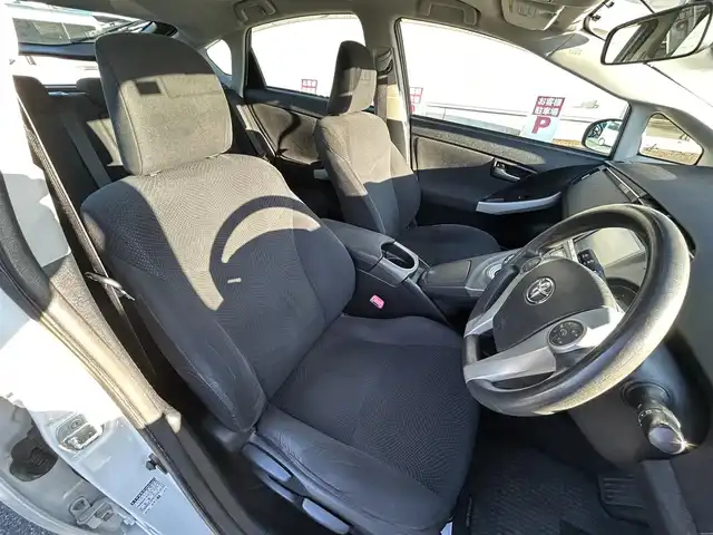 トヨタ プリウス S 群馬県 2012(平24)年 9.7万km ホワイトパールクリスタルシャイン (株)IDOMが運営する【じしゃロン伊勢崎店】の自社ローン専用車両になりますこちらは現金またはオートローンご利用時の価格です。自社ローンご希望の方は別途その旨お申付け下さい/純正ナビ/(ＣＤ/DVD/BlueTooth/フルセグＴＶ/MSV)/バックカメラ/ＥＴＣ/純正アルミ/純正マット