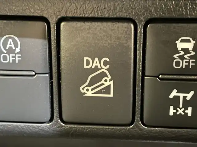 トヨタ ハイラックス Z GRスポーツ 岩手県 2022(令4)年 4.3万km スーパーホワイトⅡ パートタイム４WD/ディーゼルターボ/ハードトノカバー/パノラミックビューモニター/専用エクステリア・インテリア/レッド塗装GRロゴ入りブレーキキャリパー/BATTLEZリフトアップスプリング(フロント)/RAYSチームデイトナ１７インチアルミホイール/パドルシフト/オートLSD/アクティブトラクションコントロール/ダウンヒルアシストコントロール/ヒルスタートアシストコントロール/リヤデフロック/クリアランスソナー/プリクラッシュセーフティ/レーダークルーズコントロール/レーンディパーチャーアラート/ロードサインアシスト/アイドリングストップ/専用シート/運転席パワーシート/純正ディスプレイオーディオ/ナビゲーション/AppleCarPlay・AndroidAuto/ミラー型ドライブレコーダー/ETC2.0/LEDヘッドランプ/フロント・リヤフォグランプ