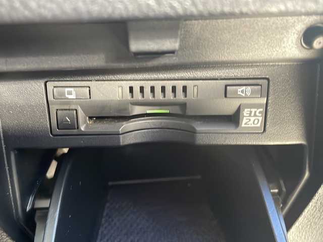 トヨタ アルファード S Cパッケージ 静岡県 2020(令2)年 3.2万km ホワイトパールクリスタルシャイン /DAナビ/地デジTV//純正CD/DVD/Bluetooth//バックカメラ//フリップダウンリアモニター//両側パワースライドドア//サンルーフ//デジタルインナーミラー//パワーバックドア//セーフティセンス//レーダークルーズコントロール//ブラインドスポットモニター//合成シート//シートヒーター/エアシート//純正18インチAW//2.0ETC//保証書//取説