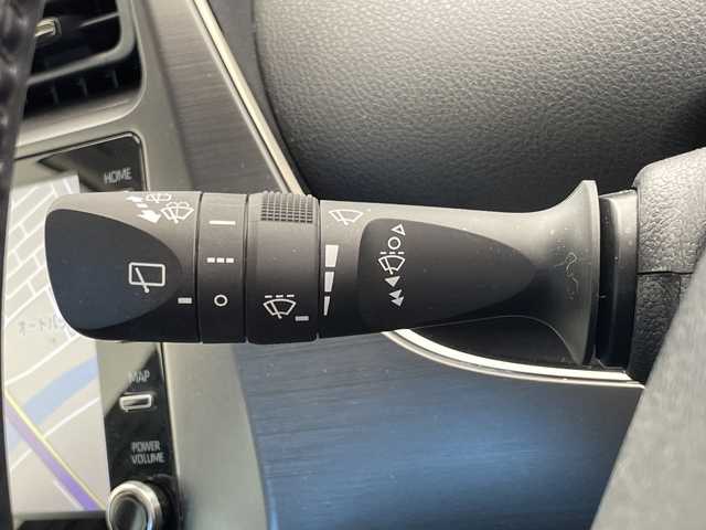 トヨタ プリウス S ツーリングセレ ブラックED 千葉県 2022(令4)年 5.4万km プラチナホワイトパールマイカ モデリスタエアロ/Miracast/パノラミックビューモニター/トヨタセーフティーセンス/純正ディスプレイオーディオ/ビルトインETC2.0/革ステアリング/ステアリングリモコン/革シート/前席シートヒーター/車線逸脱防止/USB/Isofix/電格ウィンカーミラー/フォグランプ/LEDヘッドライト/純正フロアマット