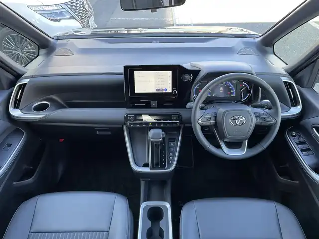 トヨタ ノア ハイブリッド S－Z 東京都 2025(令7)年 0.1万km イナズマスパーキングブラックガラスフレーク 純正８型ディスプレィオーディオ/・BluetoothAudio/USB/HDMI/・AppleCarPlay/AndoidAuto/レーダークルーズコントロール /両側パワースライドドア /LEDヘッドライト /コーナセンサー /フリーストップバックドア /オートマチックハイビーム /セーフティセンス　/・プリクラシュセーフティ/・レーンディパーチャーアラート/・オートマチックハイビーム/・レーダークルーズコントロール/・発進遅れ告知機能/・レーントレーシングアシスト/パーキングサポートブレーキ/ブラック合皮ファブリックコンビシート/・キャプテンシート/バックガイドモニター/ビルトインETC/純正フロアマット