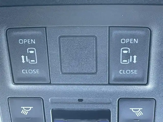 トヨタ ノア ハイブリッド S－Z 東京都 2025(令7)年 0.1万km イナズマスパーキングブラックガラスフレーク 純正８型ディスプレィオーディオ/・BluetoothAudio/USB/HDMI/・AppleCarPlay/AndoidAuto/レーダークルーズコントロール /両側パワースライドドア /LEDヘッドライト /コーナセンサー /フリーストップバックドア /オートマチックハイビーム /セーフティセンス　/・プリクラシュセーフティ/・レーンディパーチャーアラート/・オートマチックハイビーム/・レーダークルーズコントロール/・発進遅れ告知機能/・レーントレーシングアシスト/パーキングサポートブレーキ/ブラック合皮ファブリックコンビシート/・キャプテンシート/バックガイドモニター/ビルトインETC/純正フロアマット