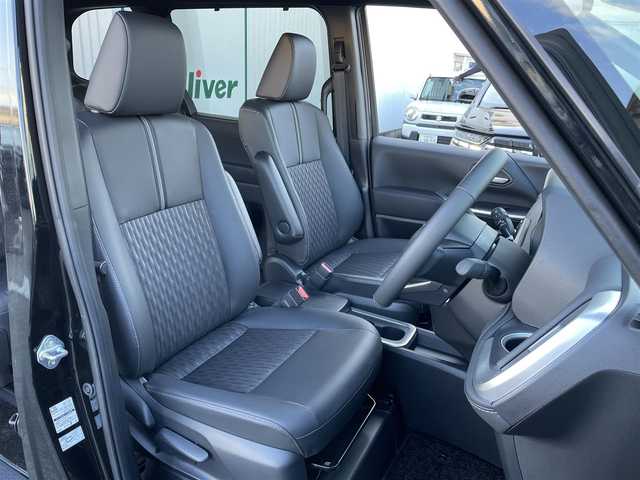 トヨタ ノア ハイブリッド S－Z 東京都 2025(令7)年 0.1万km イナズマスパーキングブラックガラスフレーク 純正８型ディスプレィオーディオ/・BluetoothAudio/USB/HDMI/・AppleCarPlay/AndoidAuto/レーダークルーズコントロール /両側パワースライドドア /LEDヘッドライト /コーナセンサー /フリーストップバックドア /オートマチックハイビーム /セーフティセンス　/・プリクラシュセーフティ/・レーンディパーチャーアラート/・オートマチックハイビーム/・レーダークルーズコントロール/・発進遅れ告知機能/・レーントレーシングアシスト/パーキングサポートブレーキ/ブラック合皮ファブリックコンビシート/・キャプテンシート/バックガイドモニター/ビルトインETC/純正フロアマット