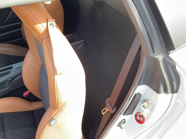 ホンダ Ｓ６６０ α 特別仕様車ブルーノレザーED 徳島県 2017(平29)年 0.9万km プレミアムスターホワイトP 特別仕様車/ジャズブラウンインテリア/・スポーツハーフレザーシート/・本革巻ステアリング/・インパネソフトパッド/センターディスプレイ/シティブレーキアクティブシステム/クルーズコントロール/純正オールブラック15インチAW/ドライブレコーダー/バックカメラ/オートライト/LEDヘッドライト/ETC/パドルシフト/スマートキー/スペア一本